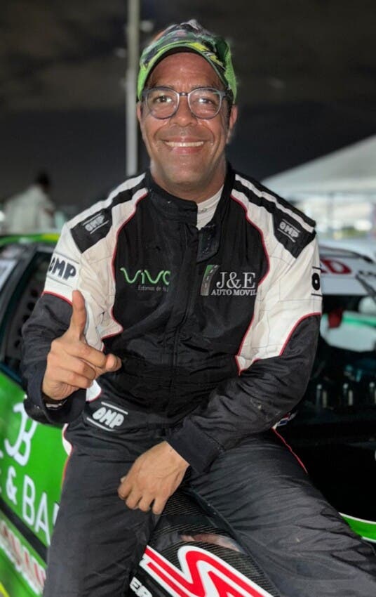 jonathan-basden-se-convierte-en-monarca-en-autos