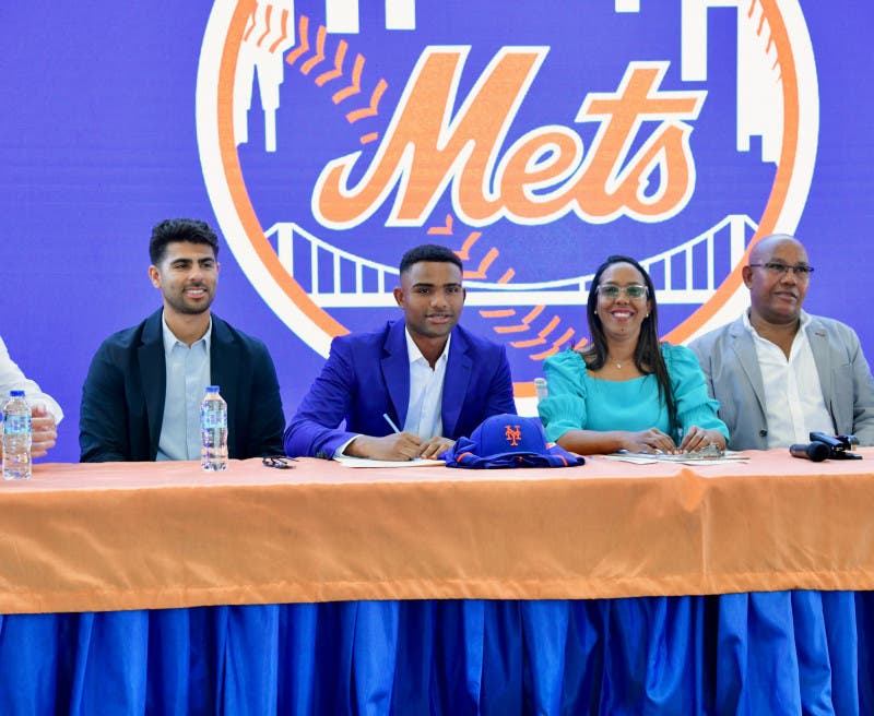 metros-firman-prospecto-de-rd-por-us$5-mm-de-dolares