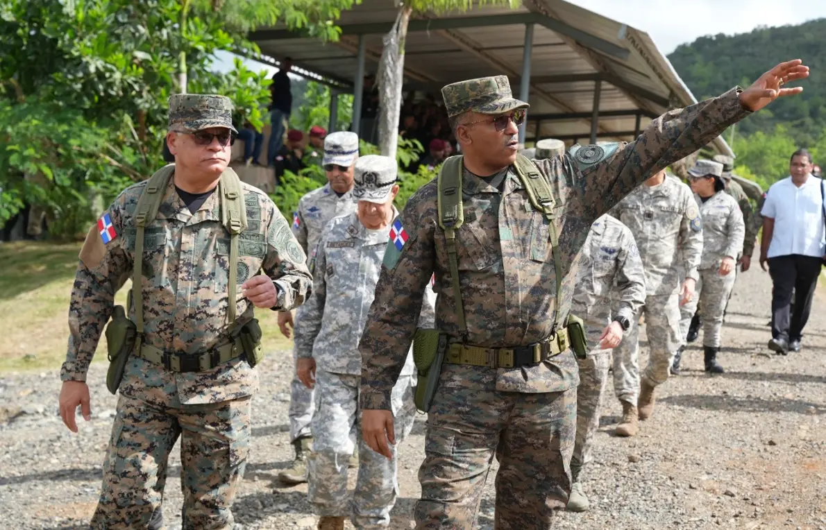 ministro-de-defensa-supervisa-el-area-competencia-de-tiro