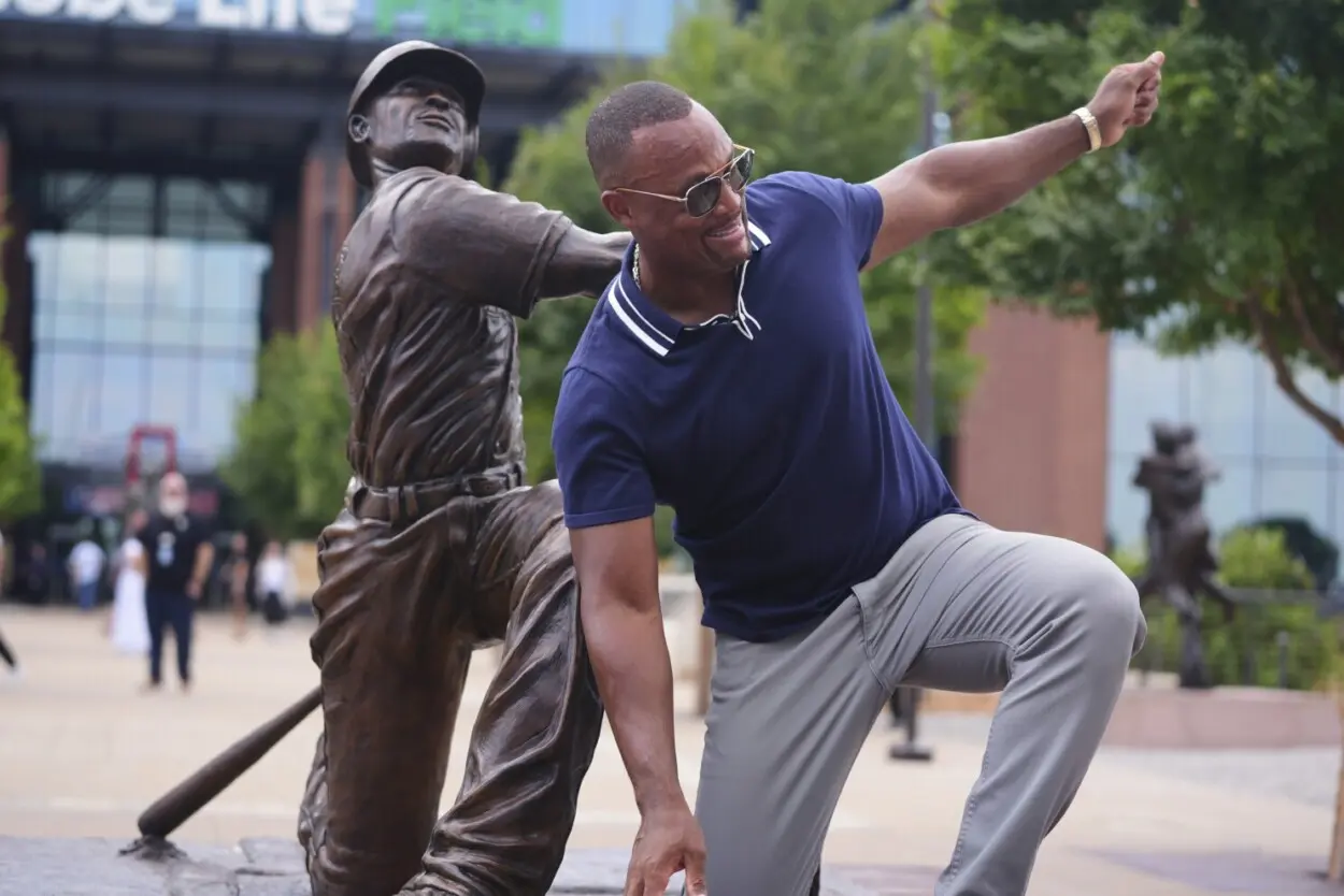 honor-a-quien-honor-merece:-adrian-beltre-monumento-eterno-en-texas