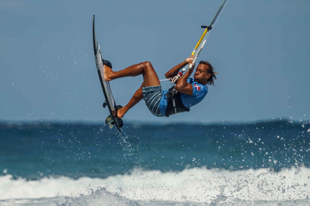arranca-el-maestro-del-ocean-2025-en-cabarete-con-accion-de-wing-foil-y-kitesur