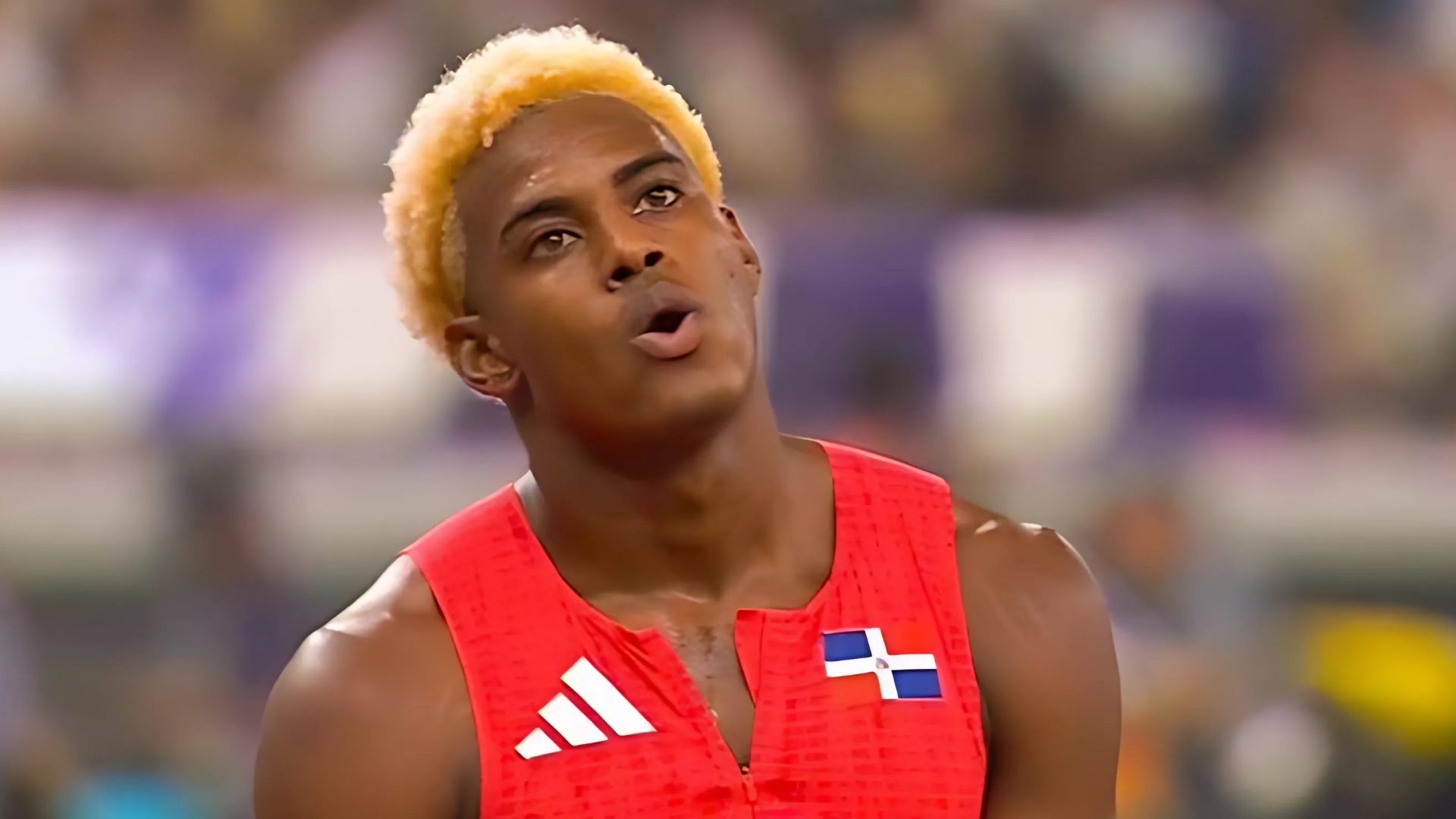 alexander-ogando-se-posiciona-sexto-lugar-en-los-200-metros-en-el-campeonato-mundial-de-atletismo