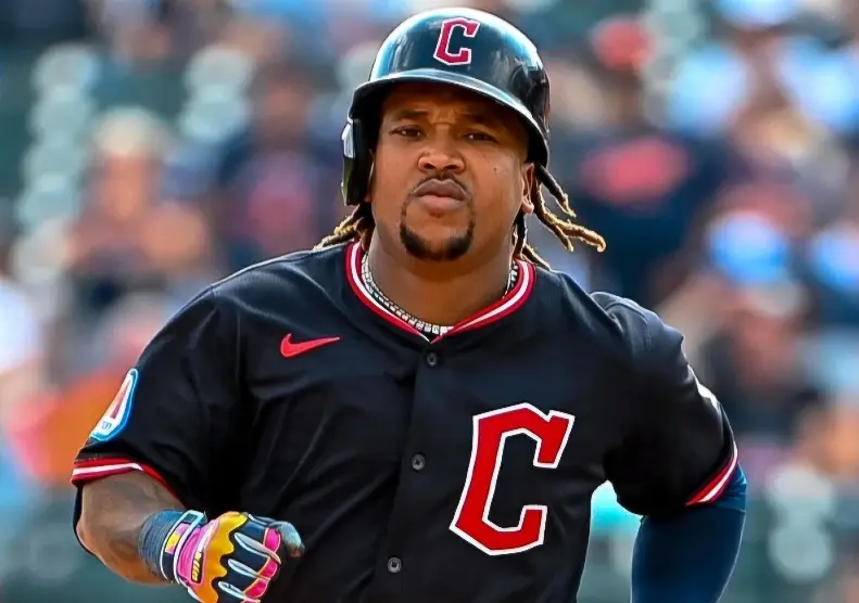 abucheos-en-el-comerica-park:-jose-ramirez-lo-silencia
