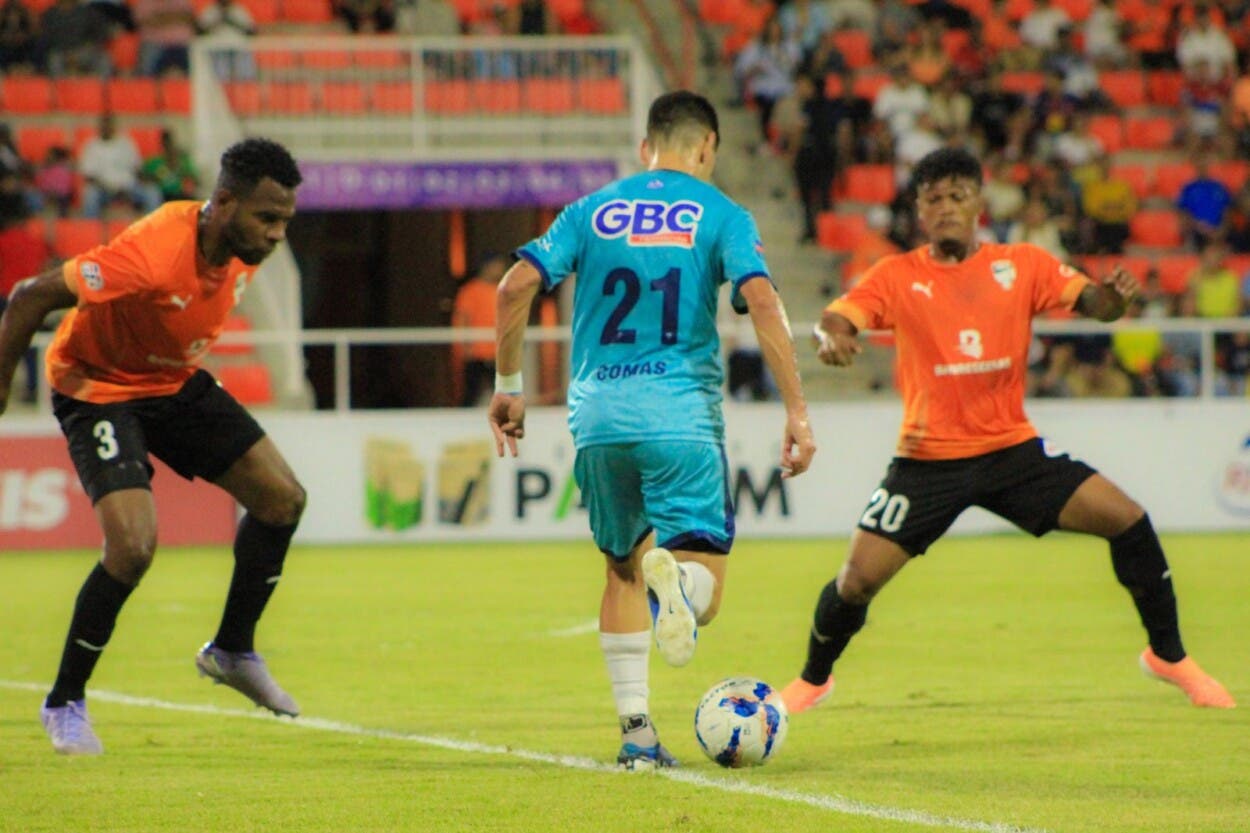 cibao-fc-vence-a-salcedo-es-lider-solitario-del-futbol-dominicano
