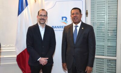 banreservas-y-embajada-dominicana-en-francia-celebran-conversatorio-con-melissa-roedan