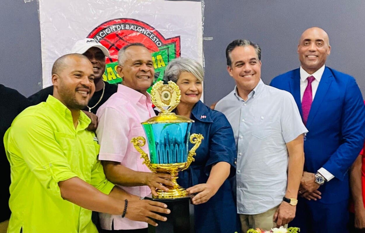 anuncian-copa-banreservas-para-el-43-torneo-de-baloncesto-superior-de-san-pedro-de-macoris
