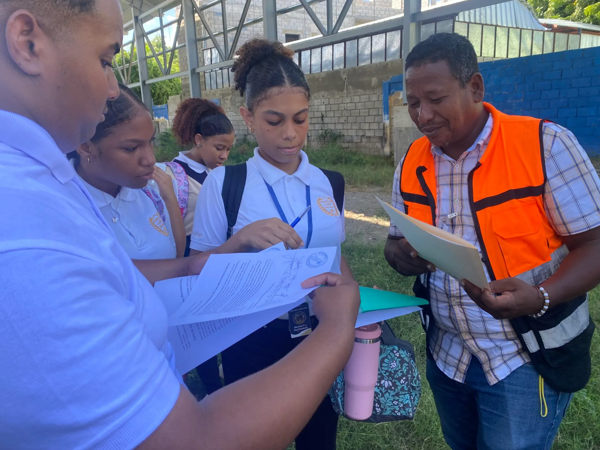 anuncian-reinicio-de-trabajos-en-polideportivo-del-liceo-maria-antonia-gomez-en-tamayo