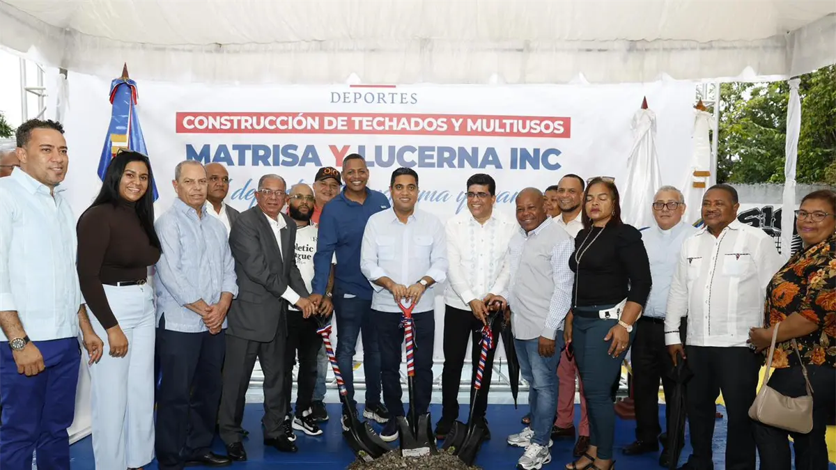gobierno-inicia-construccion-y-remozamiento-de-11-techados-deportivos-en-santo-domingo-este