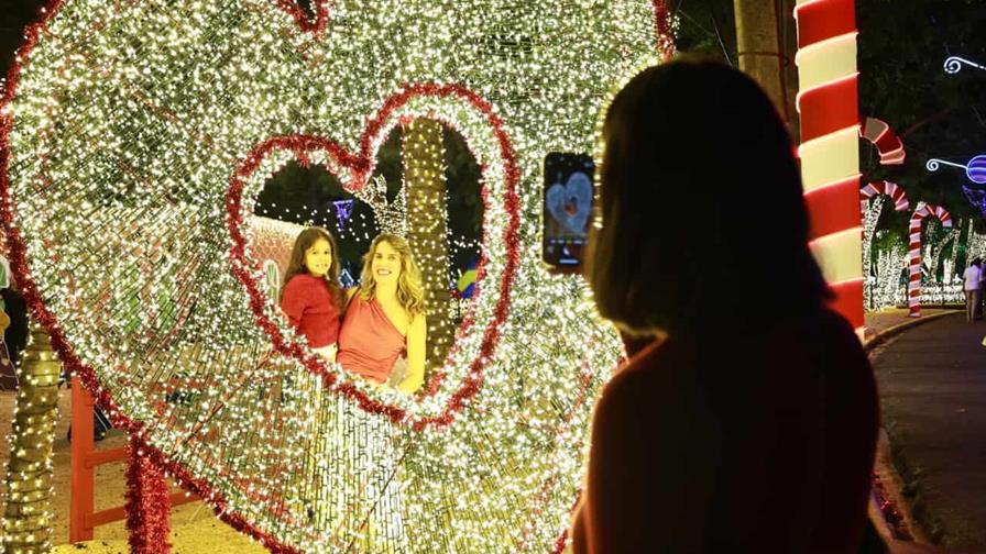 abinader-inaugura-villa-navidad-2025-y-llama-a-las-familias-a-disfrutar-del-espacio