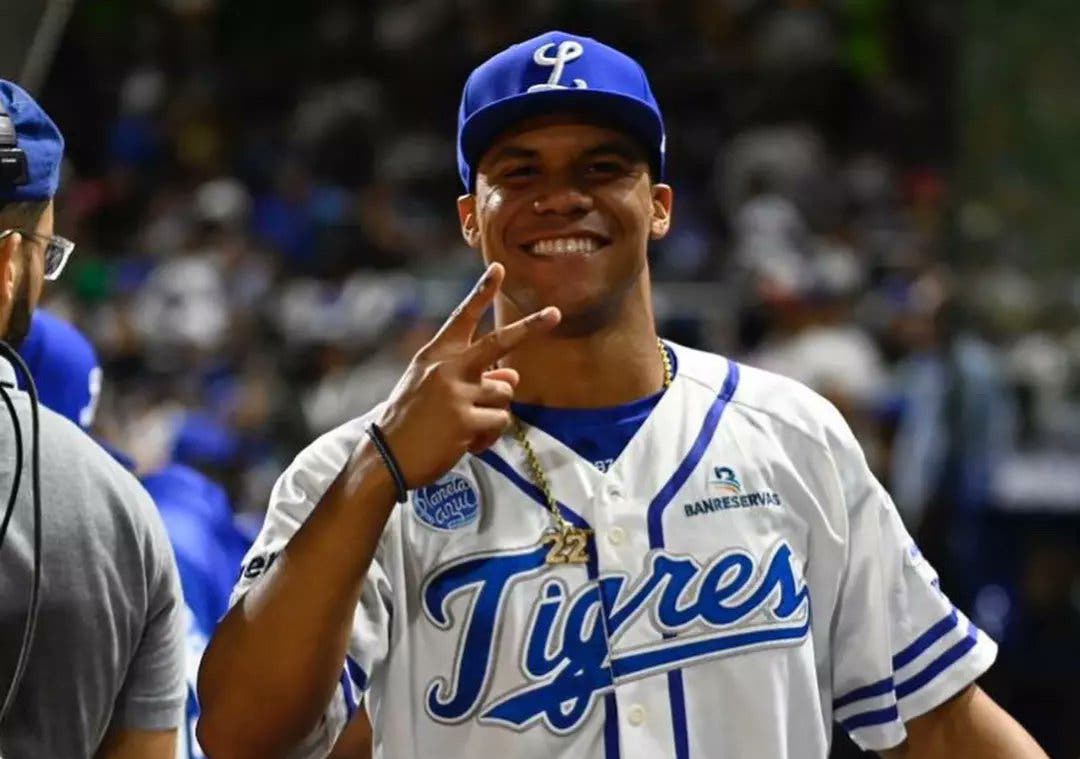 juan-soto-entrena-en-el-quisqueya-en-medio-de-expectativas-de-jugar-con-el-licey