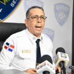 Policía busca a sospechoso por muerte de joven en Los Praditos