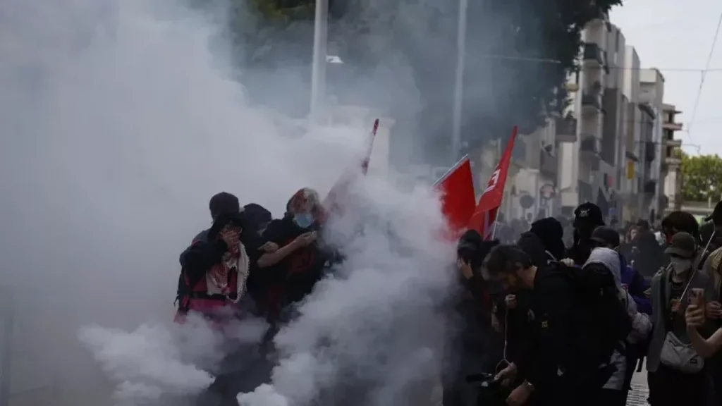 miles-de-arrestos,-violencia-al-alza-y-otras-claves-de-la-protesta-estudiantil-en-francia