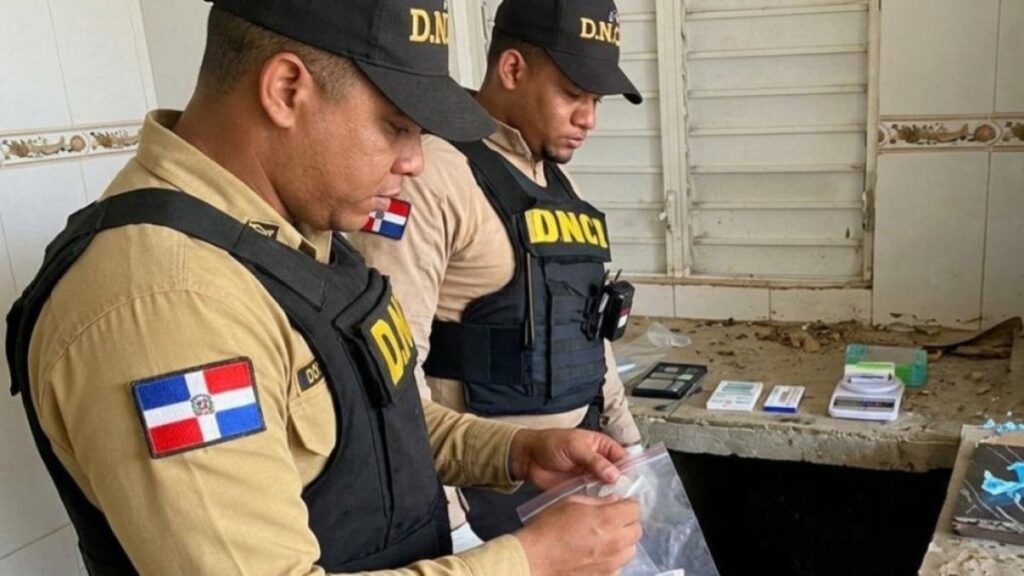 apresan-seis-personas-y-ocupan-drogas-en-allanamientos-en-el-gran-santo-domingo