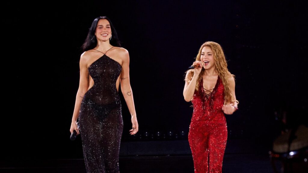dua-lipa,-la-invitada-sorpresa-de-shakira-en-madrid-para-cantar-«antologia»
