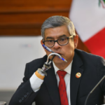 ¿Por qué el primer ministro de Perú no tiene manos?